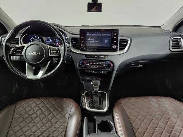 Kia Ceed III Рестайлинг с пробегом 2022 года, цена 2 180 000 рублей, 82181 км, хэтчбек, Автокод Объявления