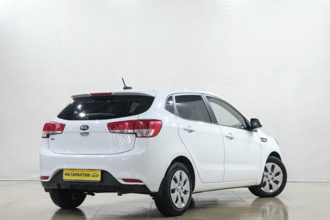 Kia Rio III Рестайлинг с пробегом 2017 года, цена 1 379 000 рублей, 105000 км, хэтчбек, Автокод Объявления