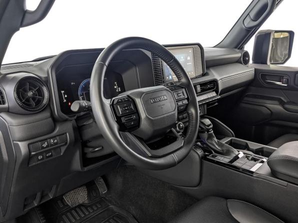 Toyota Land Cruiser Prado 250 Series с пробегом 2024 года, цена 9 530 000 рублей, 27770 км, внедорожник, Автокод Объявления