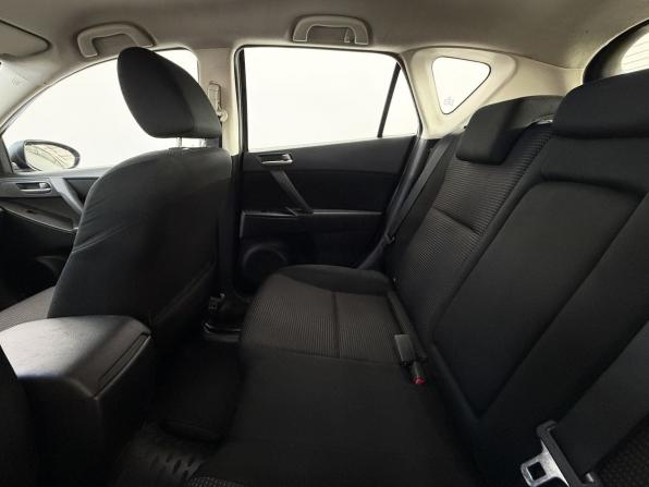 Mazda 3 II (BL) Рестайлинг с пробегом 2012 года, цена 675 000 рублей, 301689 км, хэтчбек, Автокод Объявления