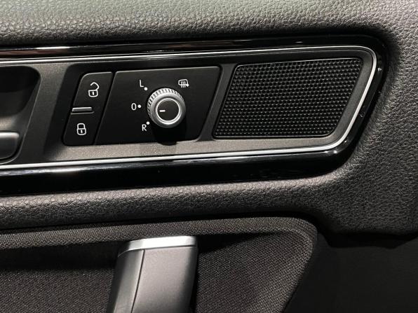 Volkswagen Touareg II Рестайлинг с пробегом 2015 года, цена 2 490 000 рублей, 166249 км, внедорожник, Автокод Объявления