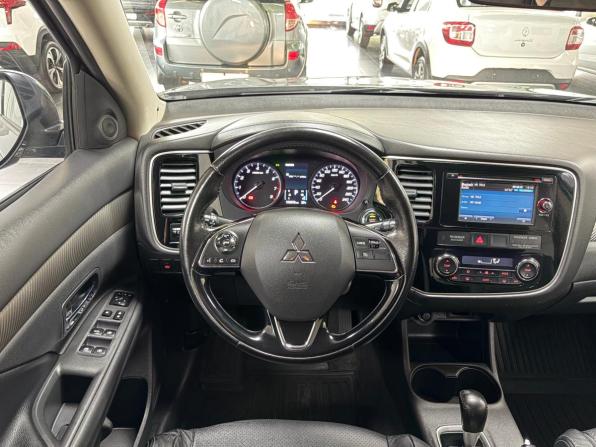 Mitsubishi Outlander III Рестайлинг 2 с пробегом 2015 года, цена 1 698 000 рублей, 155800 км, внедорожник, Автокод Объявления
