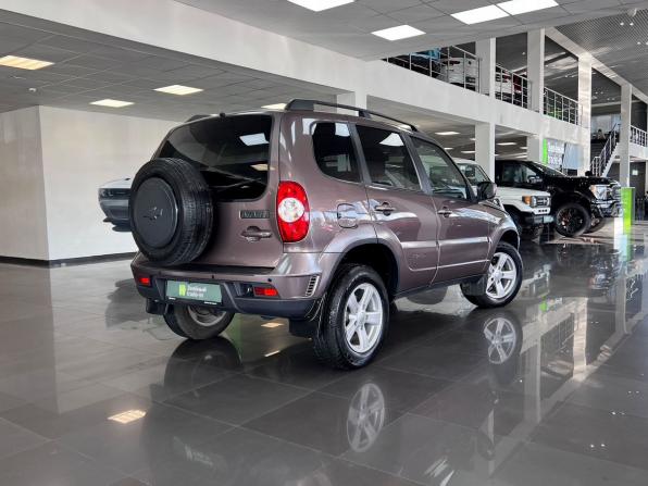 Chevrolet Niva I Рестайлинг с пробегом 2017 года, цена 795 000 рублей, 101369 км, внедорожник, Автокод Объявления