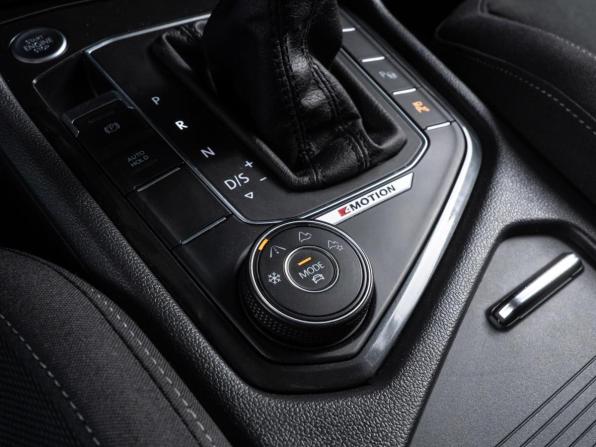 Volkswagen Tiguan II с пробегом 2018 года, цена 2 800 000 рублей, 161404 км, внедорожник, Автокод Объявления