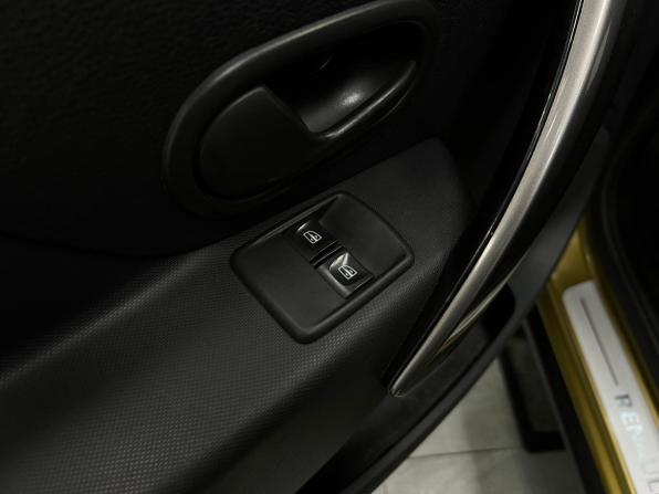 Renault Sandero II Рестайлинг с пробегом 2018 года, цена 1 099 000 рублей, 120000 км, хэтчбек, Автокод Объявления