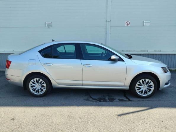 Skoda Octavia III (A7) Рестайлинг с пробегом 2019 года, цена 1 610 000 рублей, 96047 км, лифтбек, Автокод Объявления