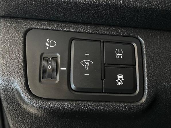 Hyundai Solaris II с пробегом 2018 года, цена 1 315 000 рублей, 143242 км, седан, Автокод Объявления