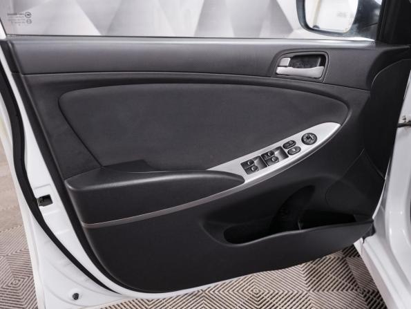 Hyundai Solaris I Рестайлинг с пробегом 2014 года, цена 705 000 рублей, 236199 км, седан, Автокод Объявления