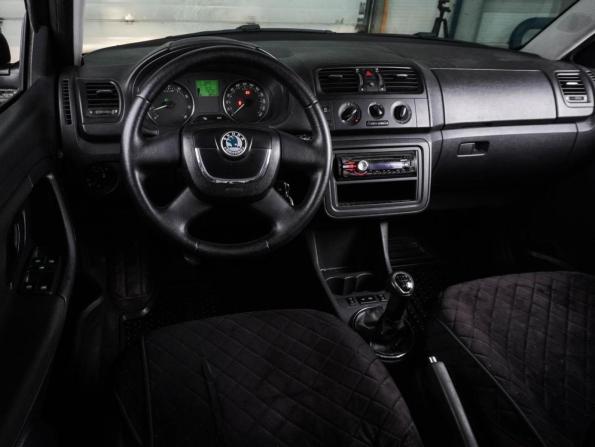Skoda Fabia II Рестайлинг с пробегом 2011 года, цена 655 000 рублей, 178103 км, хэтчбек, Автокод Объявления