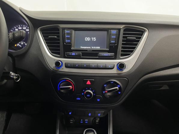 Hyundai Solaris II с пробегом 2017 года, цена 1 299 000 рублей, 130460 км, седан, Автокод Объявления