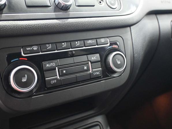 Volkswagen Tiguan I Рестайлинг с пробегом 2012 года, цена 1 229 900 рублей, 218000 км, внедорожник, Автокод Объявления
