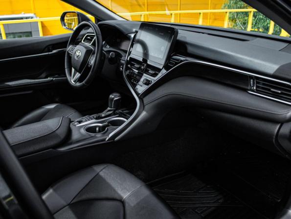 Toyota Camry VIII (XV70) Рестайлинг с пробегом 2023 года, цена 3 368 000 рублей, 35685 км, седан, Автокод Объявления