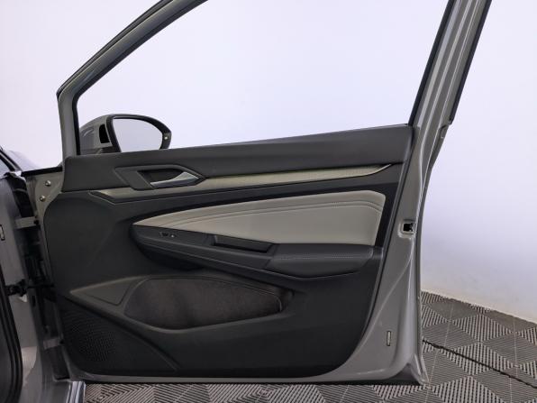 Volkswagen Golf VIII Рестайлинг с пробегом 2025 года, цена 3 350 000 рублей, 19750 км, хэтчбек, Автокод Объявления