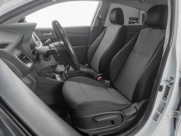 Hyundai Solaris II с пробегом 2018 года, цена 1 099 000 рублей, 164494 км, седан, Автокод Объявления