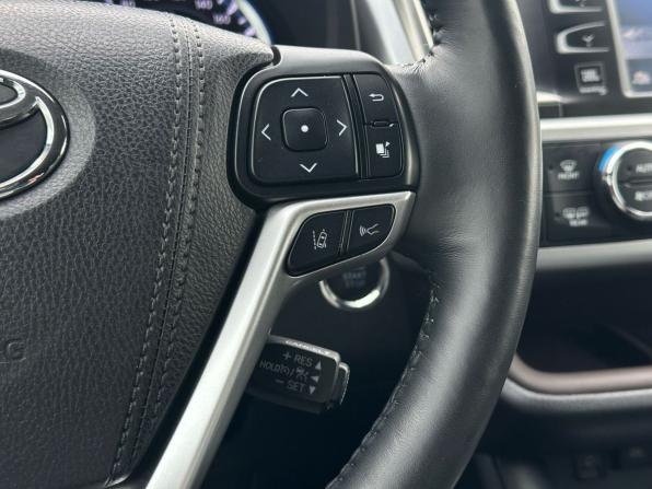 Toyota Highlander III (XU50) Рестайлинг с пробегом 2017 года, цена 4 090 000 рублей, 104160 км, внедорожник, Автокод Объявления