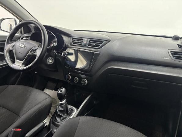 Kia Rio III Рестайлинг с пробегом 2016 года, цена 890 000 рублей, 151230 км, седан, Автокод Объявления