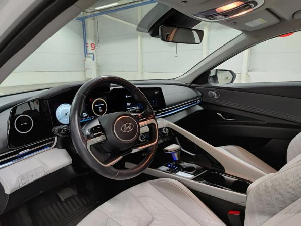Hyundai Elantra VII (CN7) с пробегом 2022 года, цена 2 350 000 рублей, 41285 км, седан, Автокод Объявления