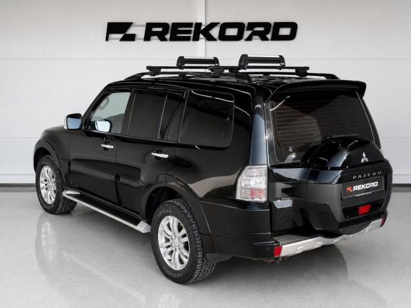 Mitsubishi Pajero IV Рестайлинг 2 с пробегом 2017 года, цена 2 849 000 рублей, 99700 км, внедорожник, Автокод Объявления
