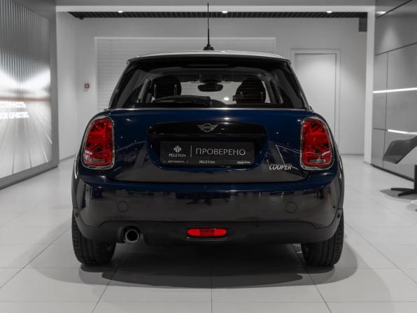 Mini Hatch III (F55/F56) Рестайлинг с пробегом 2018 года, цена 1 845 000 рублей, 92652 км, хэтчбек, Автокод Объявления
