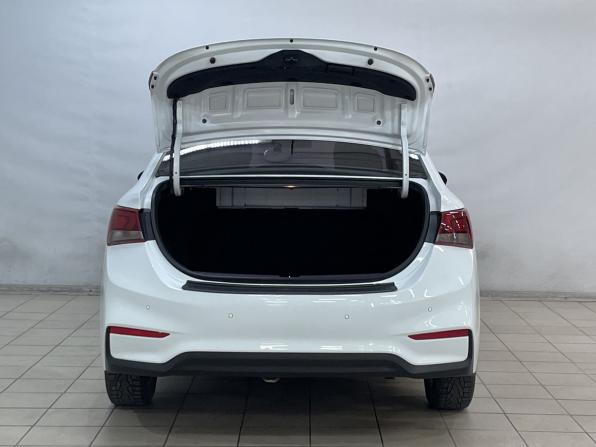 Hyundai Solaris II с пробегом 2017 года, цена 1 299 000 рублей, 130460 км, седан, Автокод Объявления