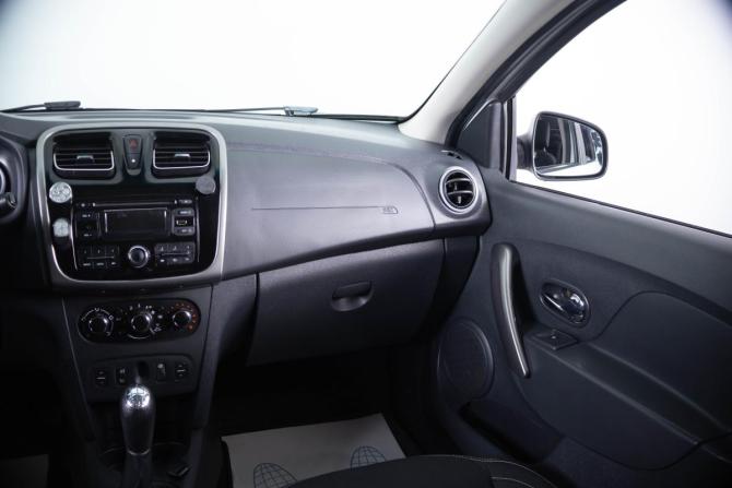 Renault Logan II с пробегом 2016 года, цена 649 000 рублей, 230265 км, седан, Автокод Объявления