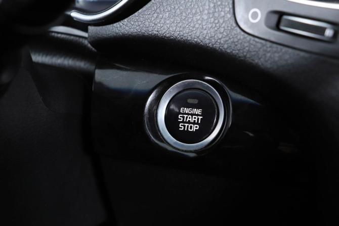 Kia Sorento II Рестайлинг с пробегом 2014 года, цена 1 570 900 рублей, 218854 км, внедорожник, Автокод Объявления