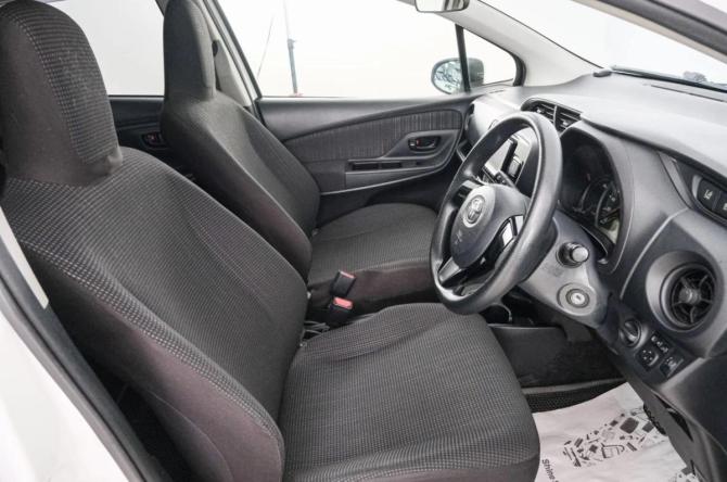 Toyota Vitz III (XP130) Рестайлинг 2 с пробегом 2017 года, цена 899 000 рублей, 85000 км, хэтчбек, Автокод Объявления