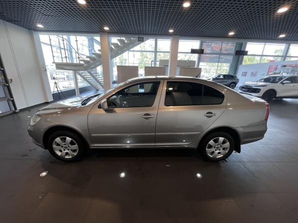 Skoda Octavia II (A5) Рестайлинг с пробегом 2013 года, цена 900 000 рублей, 185535 км, лифтбек, Автокод Объявления