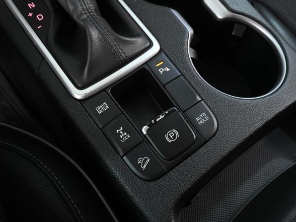 Kia Sportage IV Рестайлинг с пробегом 2018 года, цена 2 379 000 рублей, 90856 км, внедорожник, Автокод Объявления