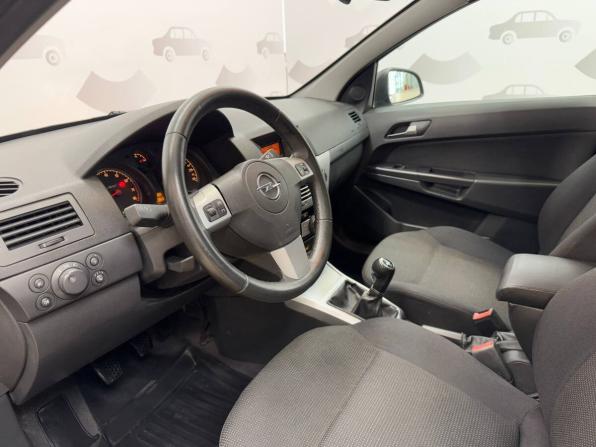 Opel Astra H Рестайлинг с пробегом 2011 года, цена 599 000 рублей, 270000 км, седан, Автокод Объявления