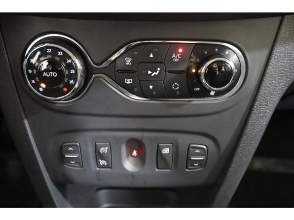 Renault Sandero II с пробегом 2017 года, цена 1 143 000 рублей, 54866 км, хэтчбек, Автокод Объявления