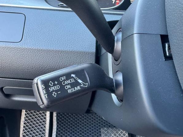 Volkswagen Passat B7 с пробегом 2011 года, цена 1 379 000 рублей, 142885 км, седан, Автокод Объявления