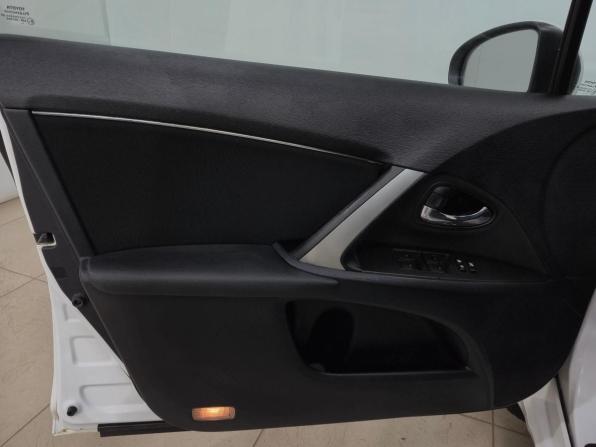 Toyota Avensis III Рестайлинг с пробегом 2012 года, цена 1 290 000 рублей, 198368 км, седан, Автокод Объявления