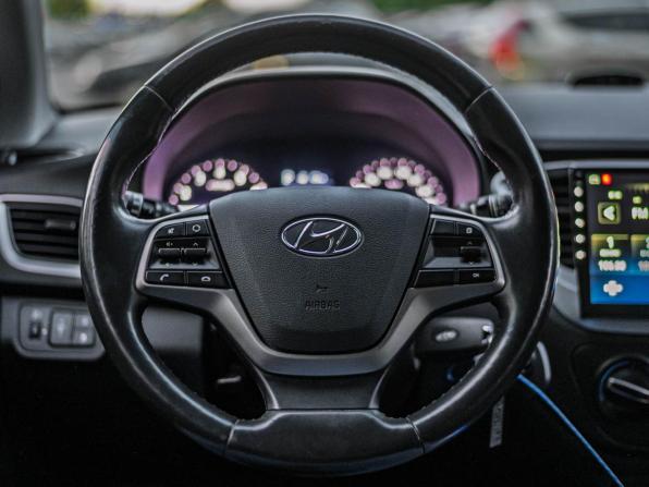 Hyundai Solaris II с пробегом 2017 года, цена 1 065 000 рублей, 127509 км, седан, Автокод Объявления