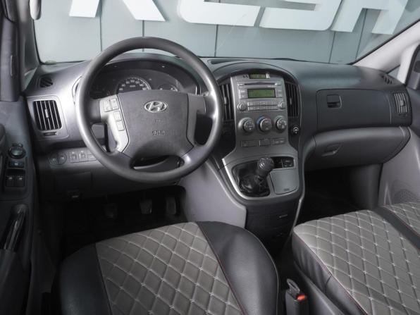 Hyundai H-1 II Рестайлинг с пробегом 2015 года, цена 1 960 000 рублей, 227864 км, минивэн, Автокод Объявления