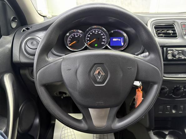 Renault Logan II с пробегом 2015 года, цена 685 000 рублей, 106071 км, седан, Автокод Объявления