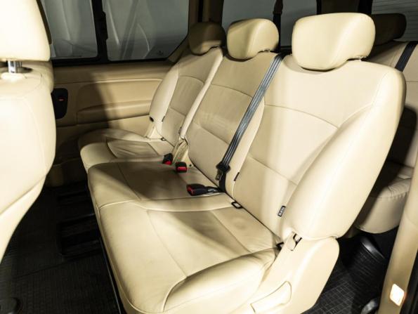 Hyundai H-1 II Рестайлинг с пробегом 2015 года, цена 2 490 585 рублей, 136908 км, минивэн, Автокод Объявления