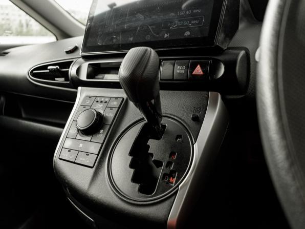 Toyota Wish II Рестайлинг с пробегом 2013 года, цена 1 475 000 рублей, 77764 км, минивэн, Автокод Объявления