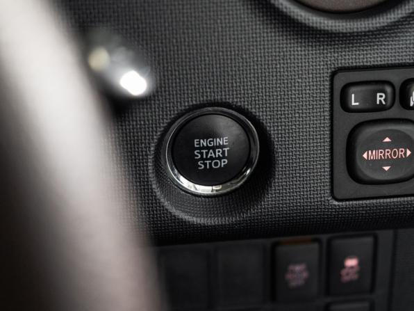 Toyota Spade с пробегом 2013 года, цена 820 300 рублей, 105466 км, микровэн, Автокод Объявления