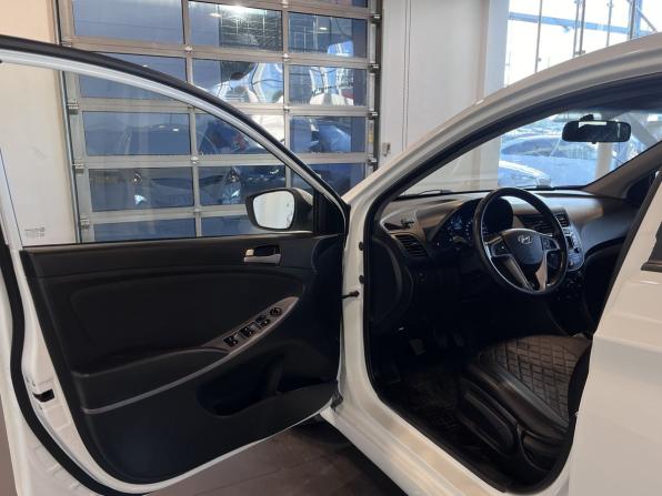 Hyundai Solaris I Рестайлинг с пробегом 2014 года, цена 670 000 рублей, 189684 км, седан, Автокод Объявления