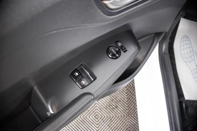 Hyundai Solaris II с пробегом 2018 года, цена 1 429 000 рублей, 175000 км, седан, Автокод Объявления