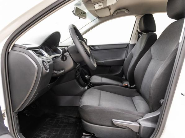 Skoda Rapid I с пробегом 2016 года, цена 998 000 рублей, 120494 км, лифтбек, Автокод Объявления