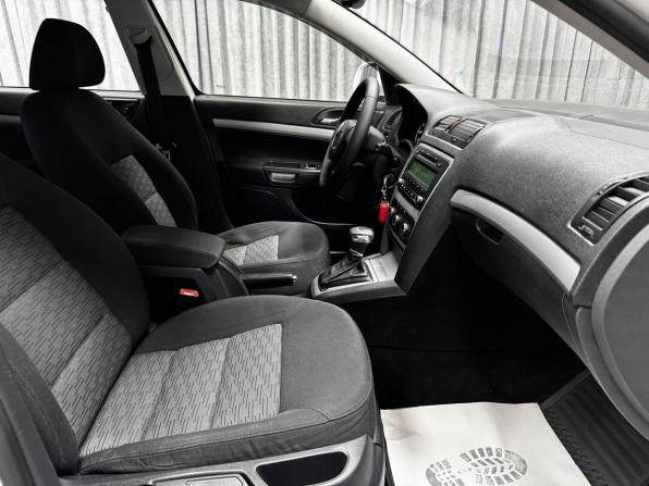 Skoda Octavia II (A5) Рестайлинг с пробегом 2012 года, цена 900 000 рублей, 239983 км, лифтбек, Автокод Объявления