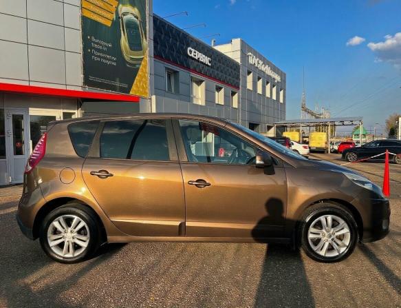 Renault Scenic III с пробегом 2011 года, цена 735 000 рублей, 247128 км, минивэн, Автокод Объявления