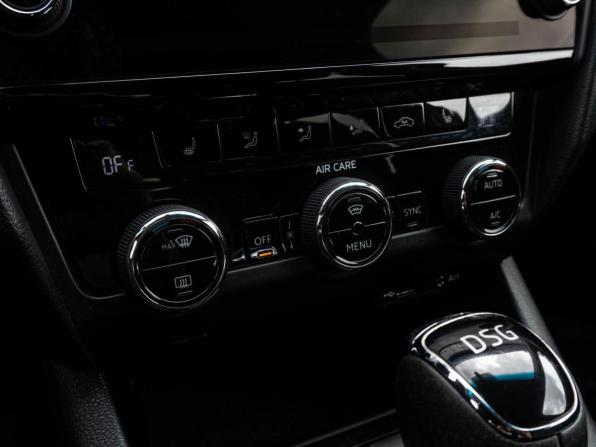 Skoda Octavia III (A7) Рестайлинг с пробегом 2017 года, цена 1 635 000 рублей, 149446 км, лифтбек, Автокод Объявления