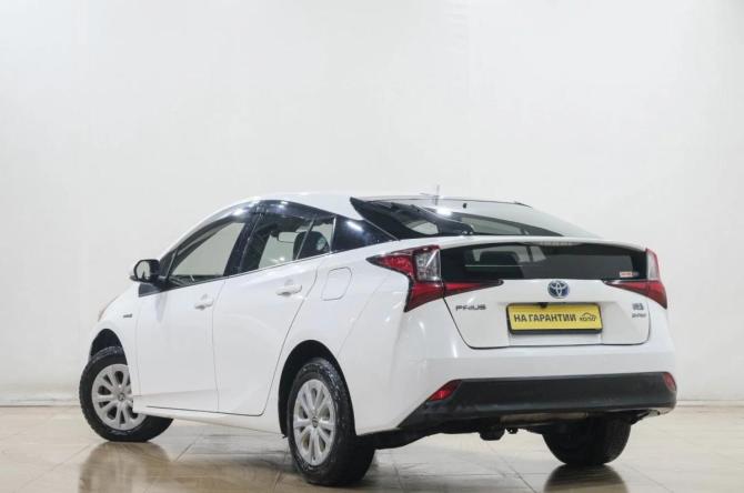Toyota Prius IV Рестайлинг (XW50) с пробегом 2019 года, цена 1 869 000 рублей, 141000 км, лифтбек, Автокод Объявления