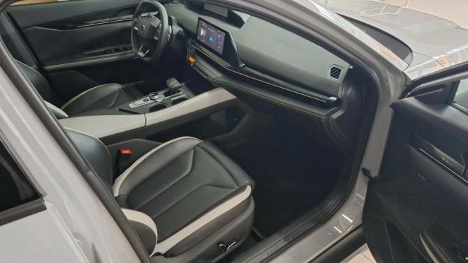 Changan UNI-V I с пробегом 2023 года, цена 2 238 000 рублей, 35000 км, лифтбек, Автокод Объявления