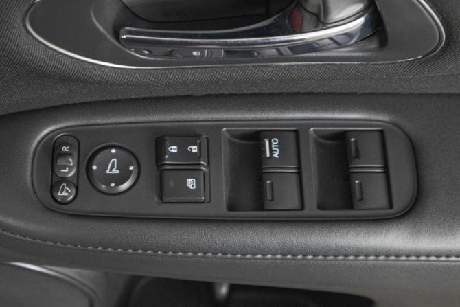Honda Vezel I с пробегом 2014 года, цена 1 359 000 рублей, 159000 км, внедорожник, Автокод Объявления