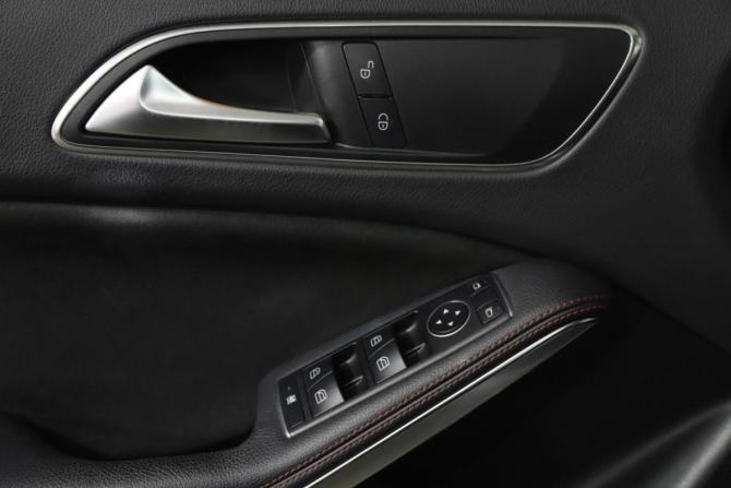 Mercedes-Benz GLA I (X156) с пробегом 2014 года, цена 2 299 000 рублей, 79543 км, внедорожник, Автокод Объявления