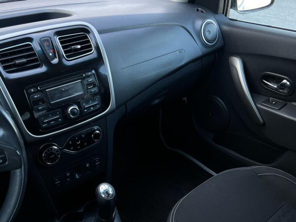 Renault Sandero II с пробегом 2016 года, цена 727 000 рублей, 170412 км, хэтчбек, Автокод Объявления